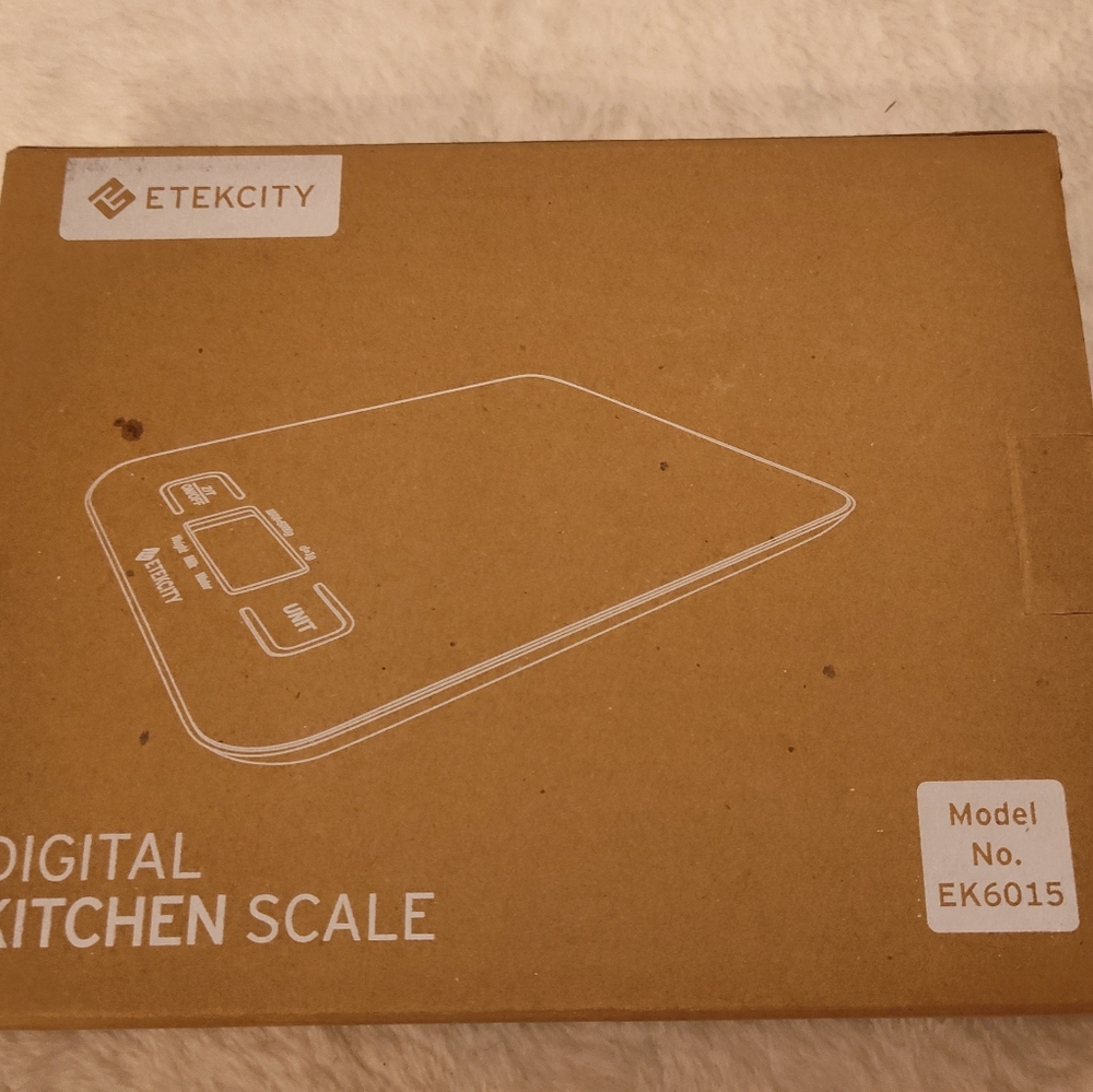 NWT! ETEKCITY Kitchen Scale (Batteries Included) - Picture 3 of 5